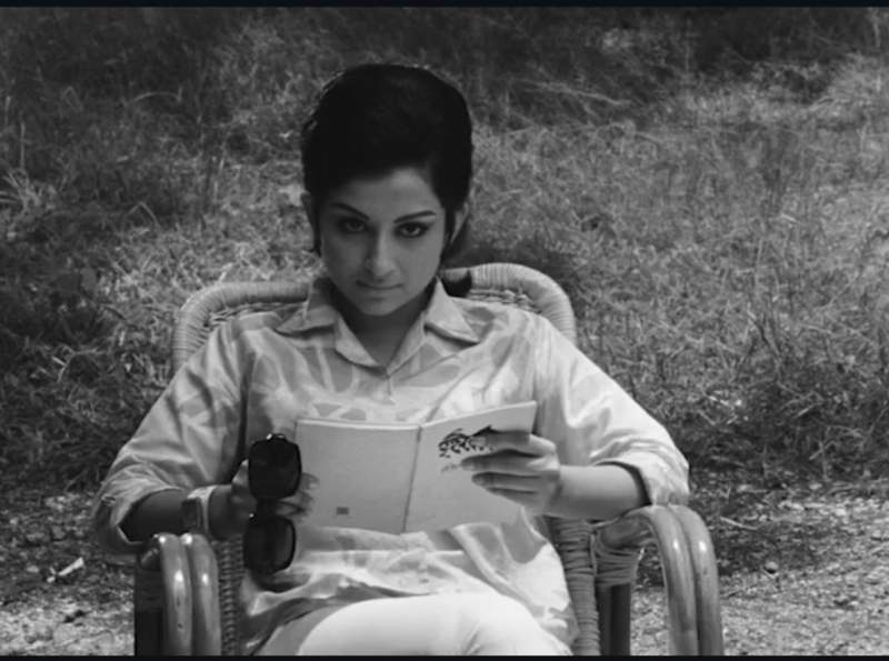 Image from: Satyajit Ray Birth Anniversary Special: How Manik da made acting "easy" for a 14-year-old Sharmila Tagore on her first film set
