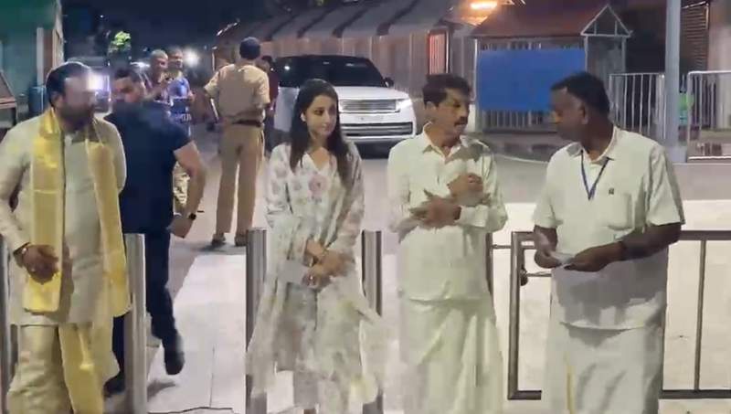 Image from: Trisha Krishnan seeks blessings at Tirumala Venkateswara Temple during early morning darshan