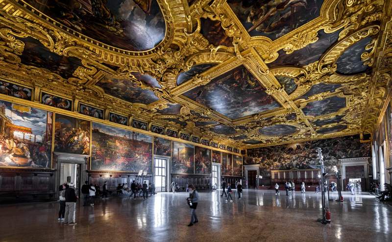 Image from: In Venice, this luxurious palace tells the story of the Serenissima’s power (it’s a true gothic masterpiece!)