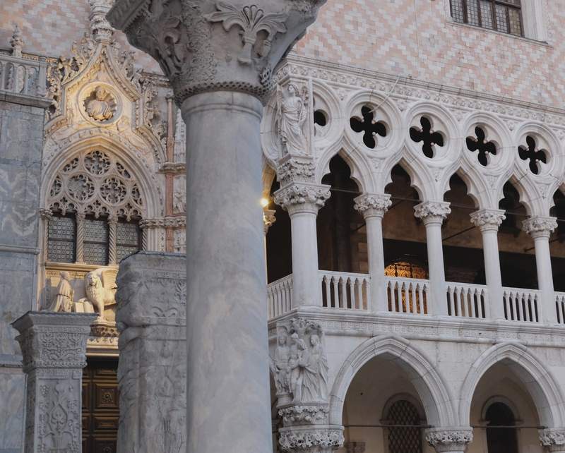 Image from: In Venice, this luxurious palace tells the story of the Serenissima’s power (it’s a true gothic masterpiece!)