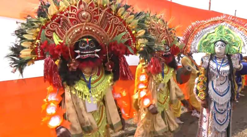Image from: Folk artists, Purulia Chhau dancers to perform ahead of Suvendu Adhikari's swearing-in as West Bengal CM
