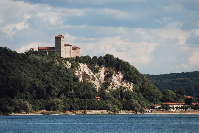 Image from: In Italy, this medieval fortress is one of the best preserved on Lake Maggiore (its ramparts and historic halls are truly breathtaking)