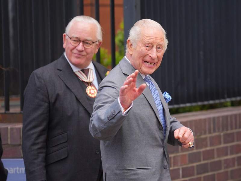 Image from: King meets victims of Golders Green stabbings as monarch shows support for Jewish community