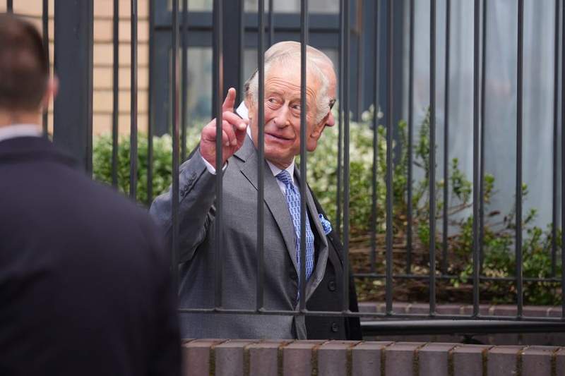 Image from: King meets victims of Golders Green stabbings as monarch shows support for Jewish community
