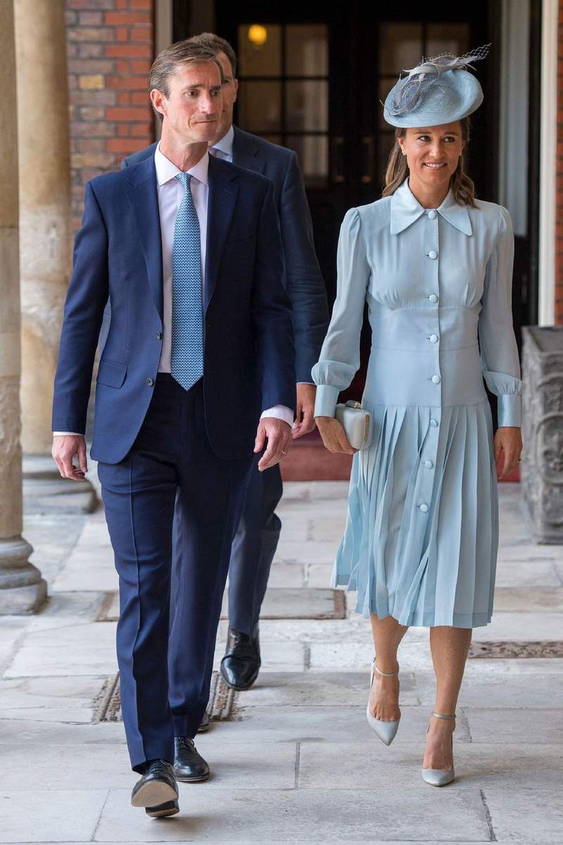 Image from: Pippa absent from crunch talks as previous residents wade into footpath row