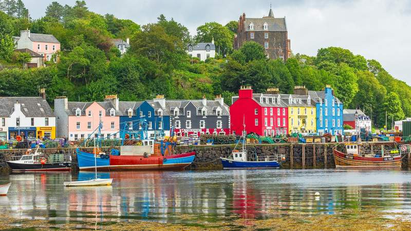 Image from: In Europe, these 5 seaside villages are among the most beautiful to see once in a lifetime (and almost impossible to leave)