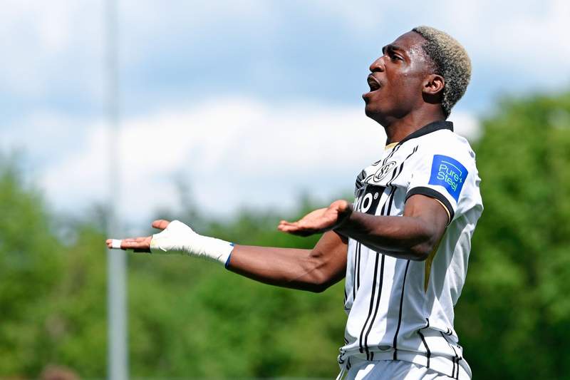 Image from: Elversberg promoted to Bundesliga, Paderborn into play-offs