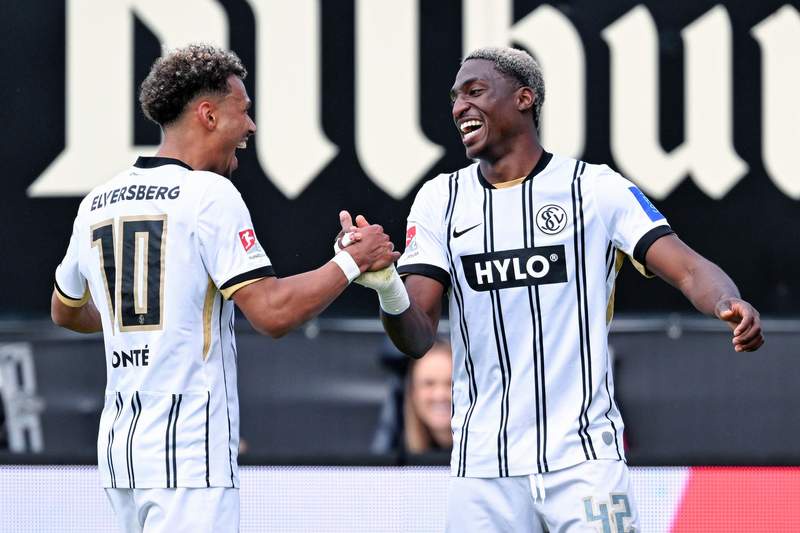 Image from: Elversberg promoted to Bundesliga, Paderborn into play-offs