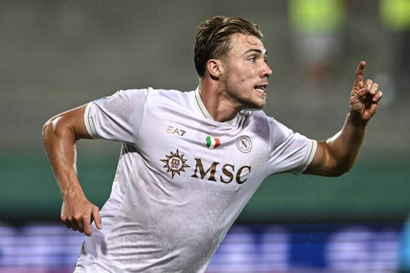 Image from: Antonio Conte sends clear Rasmus Hojlund message after ‘emotional’ Man Utd goodbye