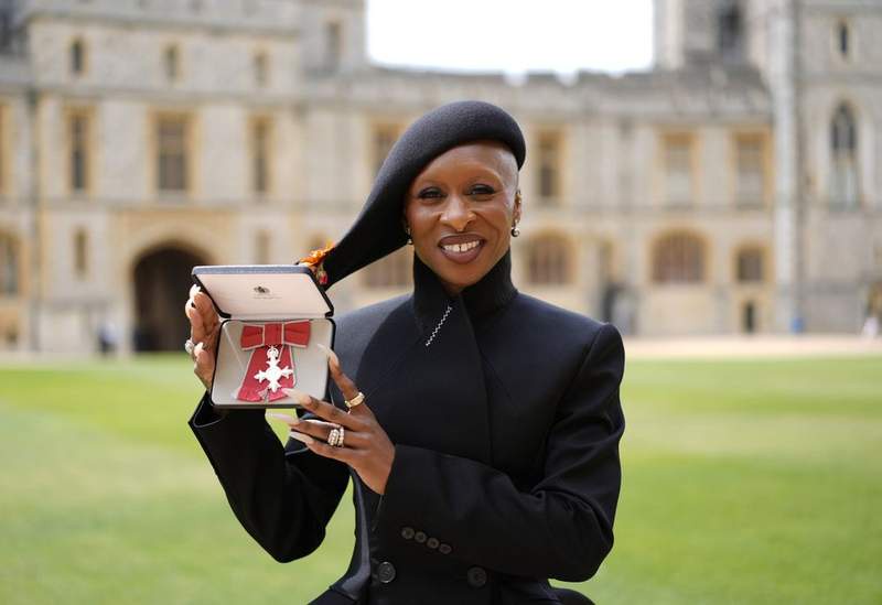 Image from: William bestows honour on Luke Littler as a host of stars receive recognition at Windsor Castle