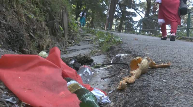 Image from: Garbage piles up in Shimla amid peak tourist season as SEHB sanitaion workers strike enters 5th day: Mayor appeals workers to call off strike