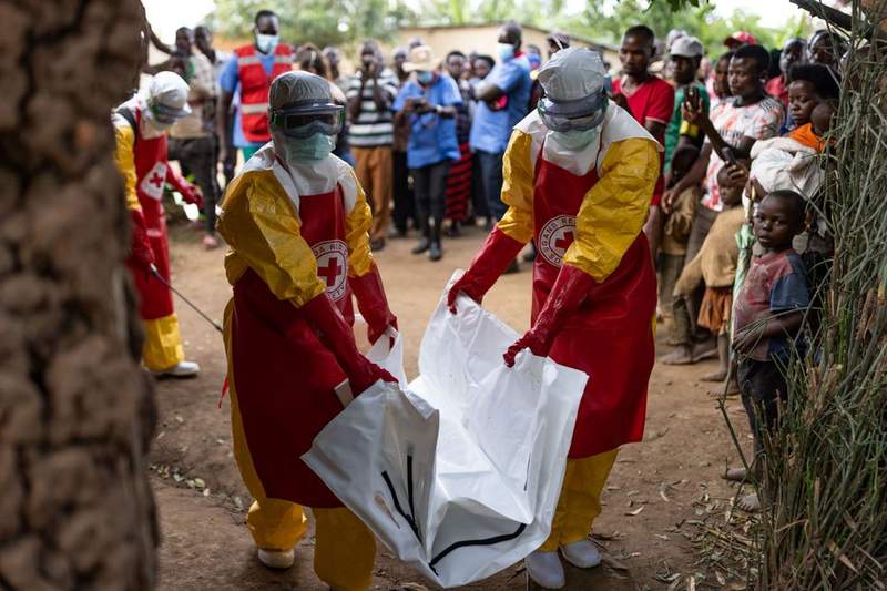 Image from: US bans entry to foreigners travelling from Africa after American contracts Ebola