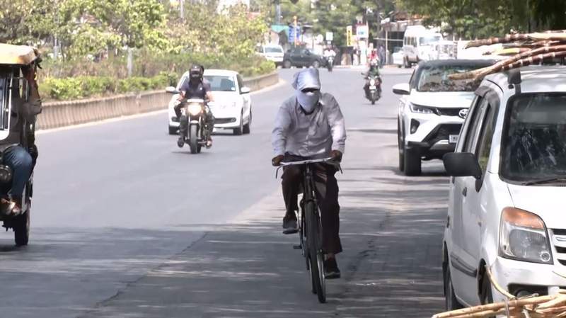 Image from: Maharashtra: Severe heatwave conditions continue across Vidarbha; Nagpur, temp above 45 degrees Celsius