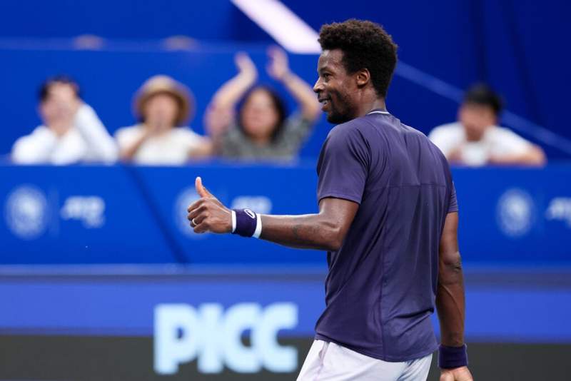 Image from: Gael Monfils delivers powerful, emotional message before his final in Paris