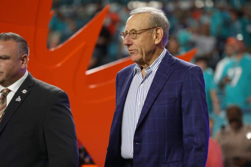 Image from: Dolphins face early De’Von Achane health concerns following new contract
