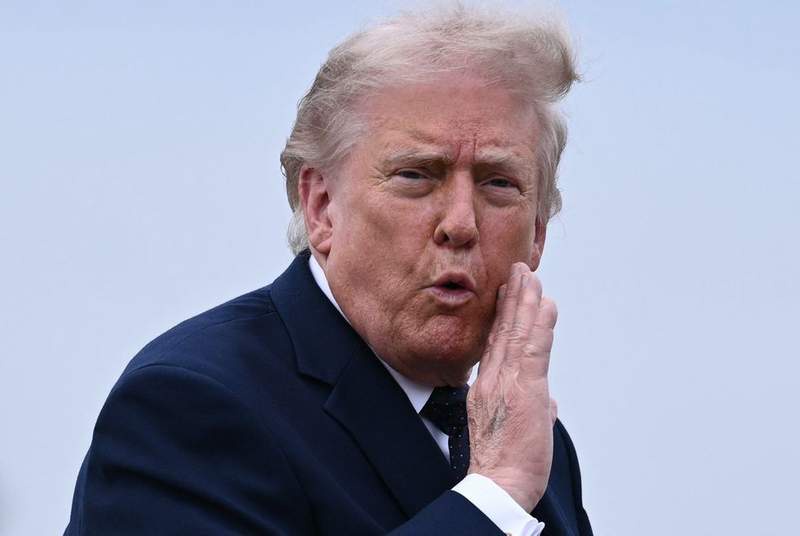 Image from: Gunman shot dead outside White House after opening fire near Donald Trump's official residence