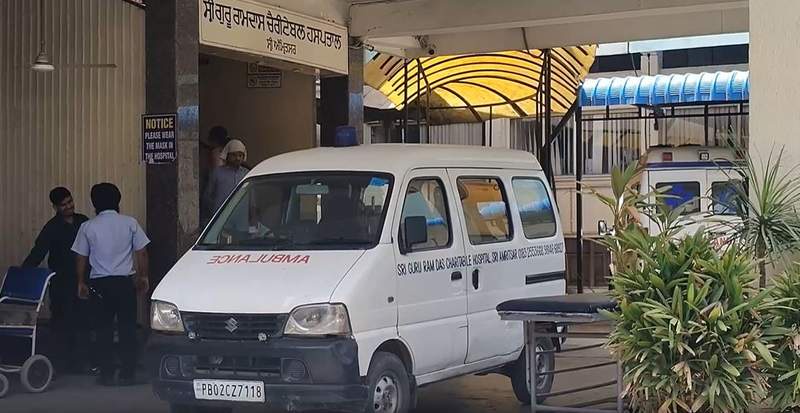 Image from: Punjab: 2 women dead, several injured after iron plates from ceiling collapsed at Gurdwara Shaheed Ganj Sahib