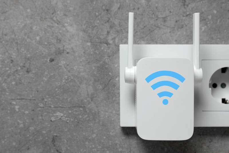 Image from: Why Do They Recommend Placing a Coin on Your Wi-Fi Router, and What Happens If You Try It?