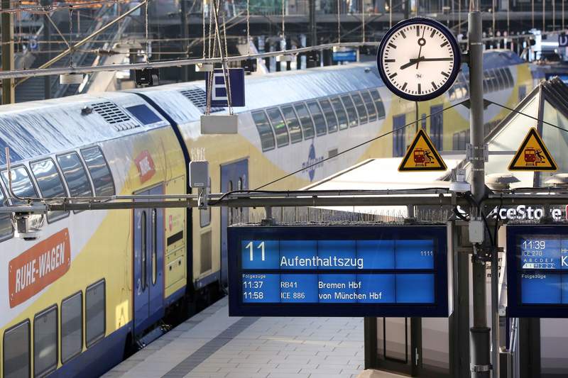 Image from: Rail line between Hamburg and Bremen closed briefly after blaze