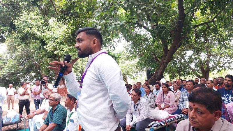 Image from: Gujarat: Young Farmer gives up chemical fertilisers after father's cancer death, emerges as role model