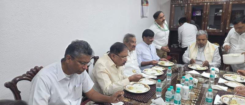 Image from: Karnataka CM Siddaramaiah meets Congress Gen Secy KC Venugopal and Randeep Surjewala at Indira Bhavan