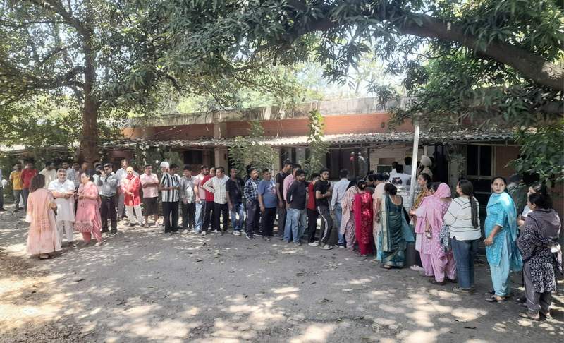 Image from: Voters exercise their franchise to vote in Punjab civic body polls
