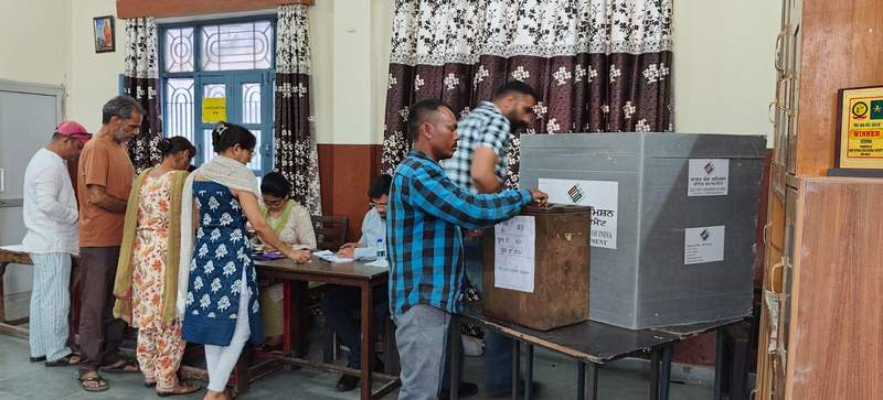 Image from: Voters exercise their franchise to vote in Punjab civic body polls