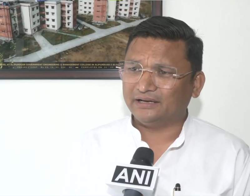 Image from: "No place for infiltrators in India": BJP's Khagen Murmu on Hakimpur Border gathering