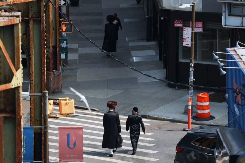 Image from: Zohran Mamdani now faces MUSLIM fury as worshippers accuse NYC Mayor of 'promoting extreme Islamism'