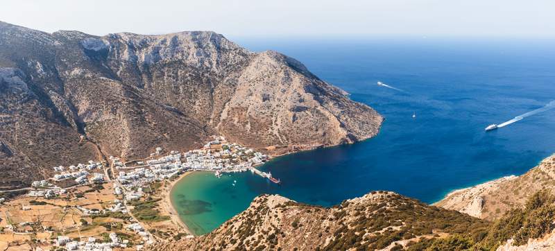 Image from: In Greece, this little-known island is one of the ideal destinations for this summer (dreamy beaches and fantastic restaurants await!)