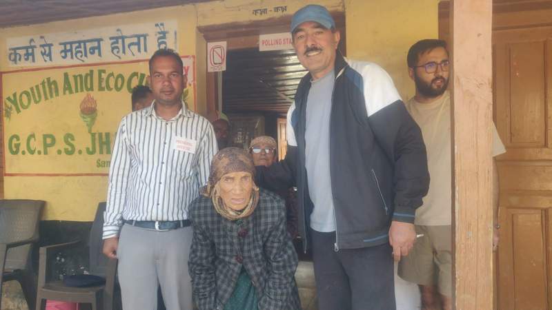 Image from: Himachal Panchayat Election Phase-2 LIVE Updates: Voting for 1,276 gram panchayats gets under way