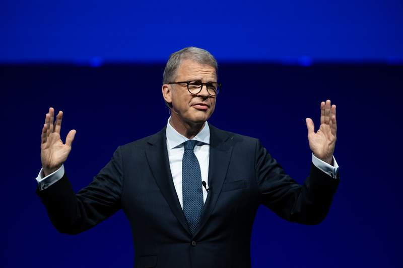 Image from: Shareholders sceptical over Deutsche Bank supervisory board pay hike