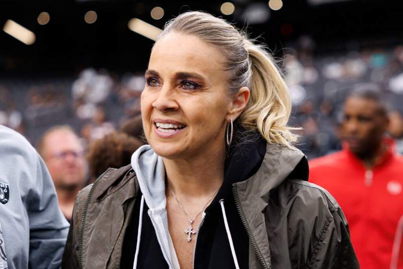 Image from: Becky Hammon ready to pay fine after dropping a furious rant about Las Vegas Aces’ poor whistle