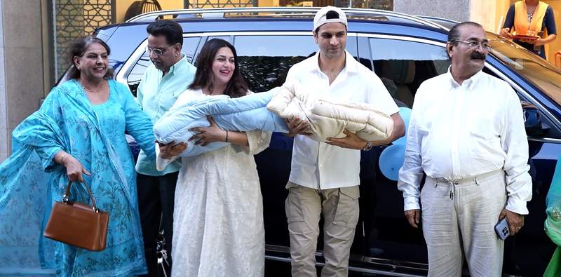 Image from: Divyanka Tripathi, Vivek Dahiya make first appearance with their newborn twins