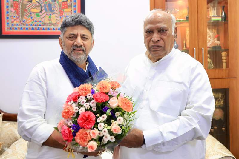 Image from: Karnataka Congress to hold crucial CLP meeting tomorrow amid leadership churn; BJP slams governance collapse