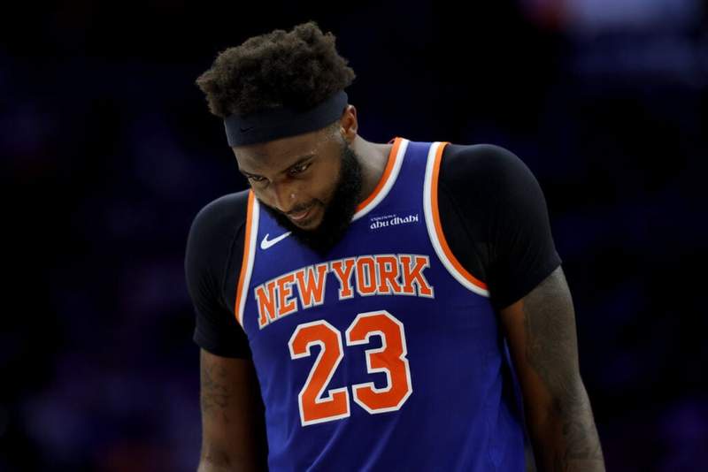 Image from: Brace by Mitchell Robinson sends shockwaves through Knicks’ Finals rotation — Game 1 drama ahead