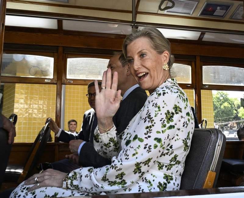 Image from: Duke and Duchess of Edinburgh kick off Portugal trip as they tour Lisbon in historic tram