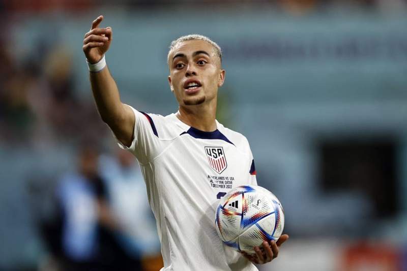 Image from: Bayern Munich could reignite Sergino Dest interest after PSV price tag revealed