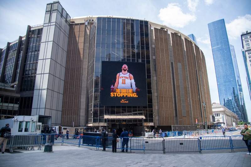 Image from: NYPD lifts ‘rowdy ban’ ahead of New York Knicks vs. San Antonio Spurs NBA Finals Game 1