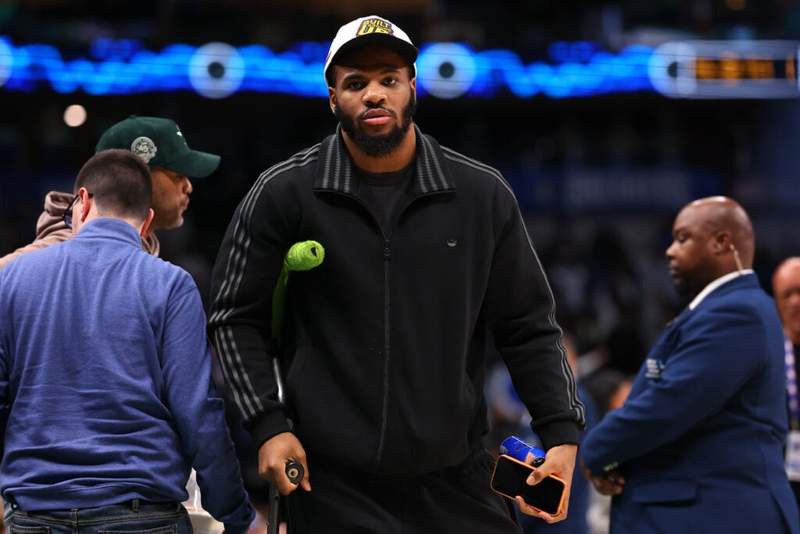 Image from: Packers star Micah Parsons reveals potential NFL return amid torn ACL recovery