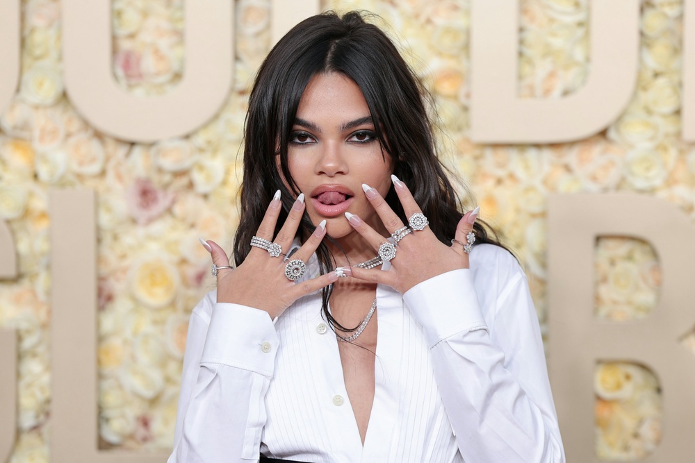 The 2024 Golden Globes' Top Nail Design Was The French Manicure