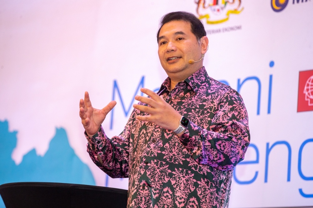 Reject Azam Baki’s Fourth Term and Appoint a New MACC Chief, Rafizi ...