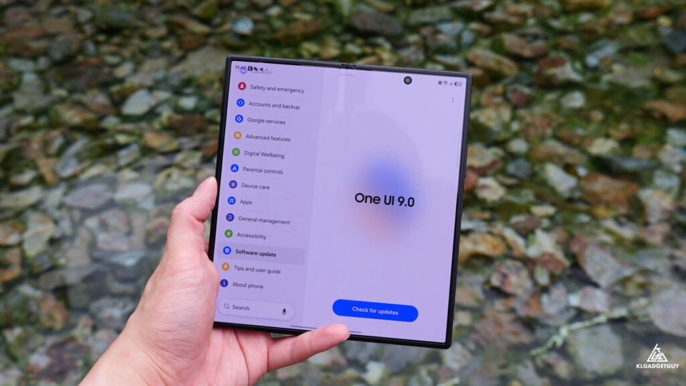 Image from: Samsung Galaxy Z Fold8 Ultra Review – Worthy Ultra Refinemments?