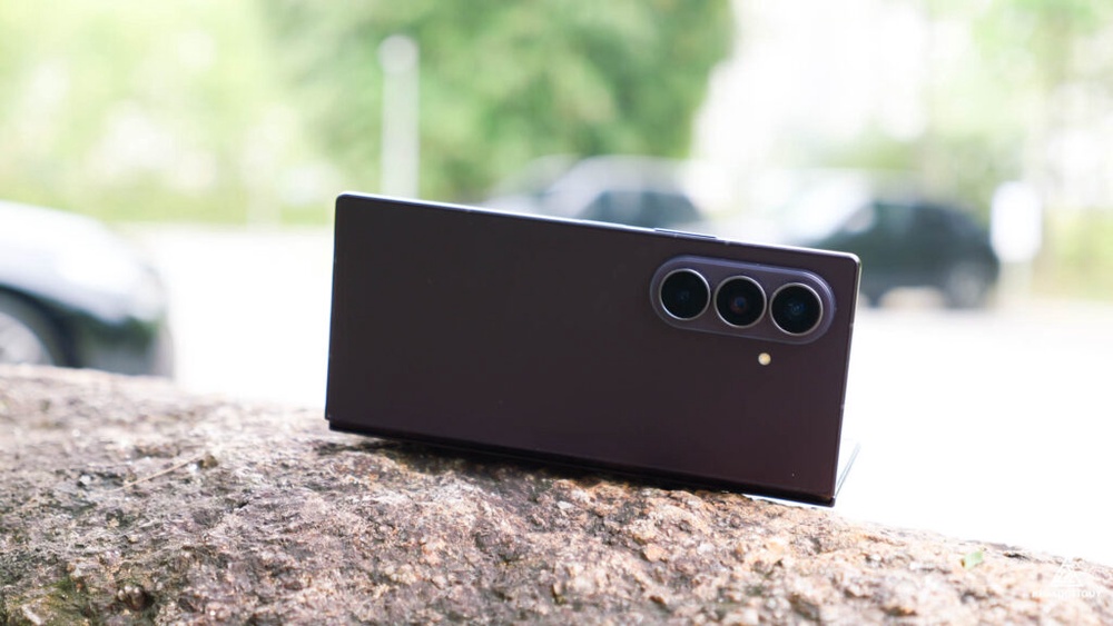 Image from: Samsung Galaxy Z Fold8 Ultra Review – Worthy Ultra Refinemments?