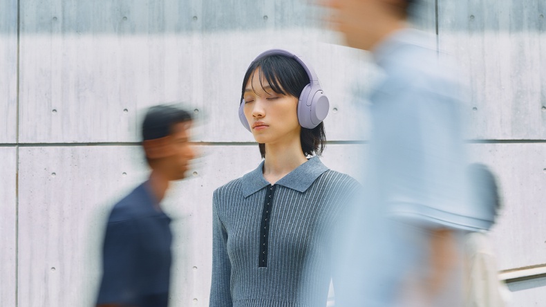 Image from: Sony WH-1000XM4C Revives the Legendary XM4 With Modern Updates and a Lower Price