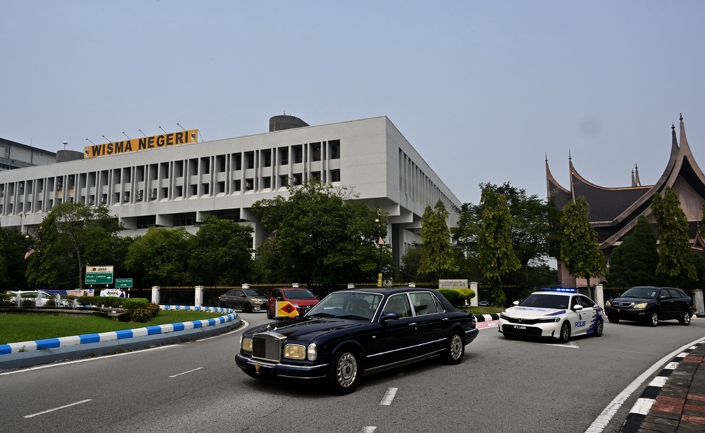 Image from: DKU calls on police, AG to investigate, prosecute those who challenged Tuanku Muhriz’s position