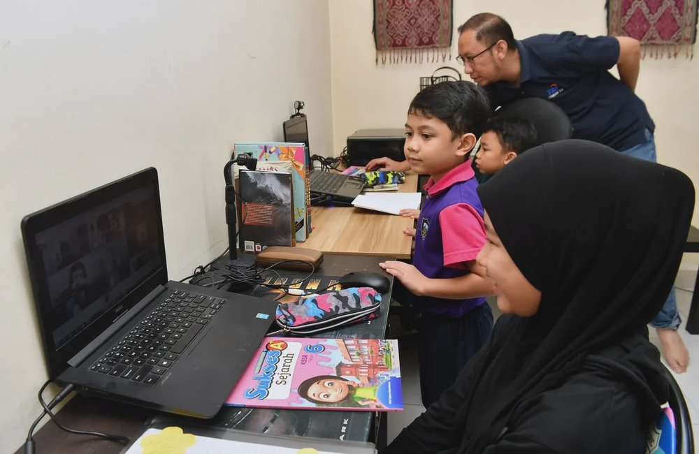 Image from: School's out, but it's no holiday as haze worsens