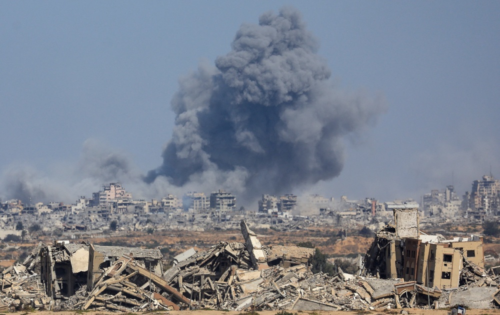 Trump Issues Hamas Ultimatum for Gaza Peace Deal, Threatening Severe Action