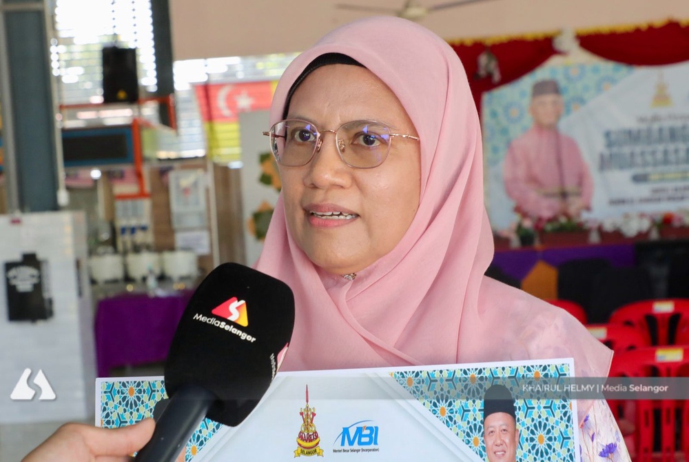 Image from: Insentif haji RM1,500: Jemaah DUN Sungai Air Tawar syukur, manfaat bantuan ke Tanah Suci