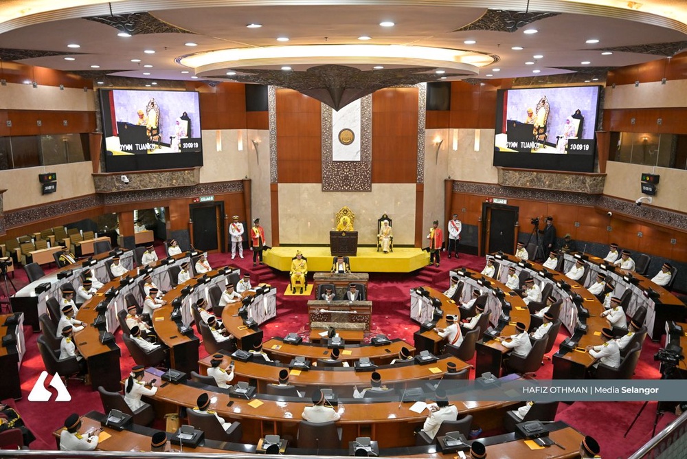 Image from: Selangor State Legislative Assembly opens with Royal ceremony graced by Sultan